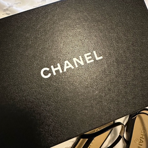 CHANEL Black Flats - Picture 5 of 6